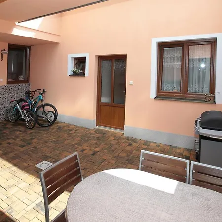 Domecek Ve Dvore Bechyne Exterior photo