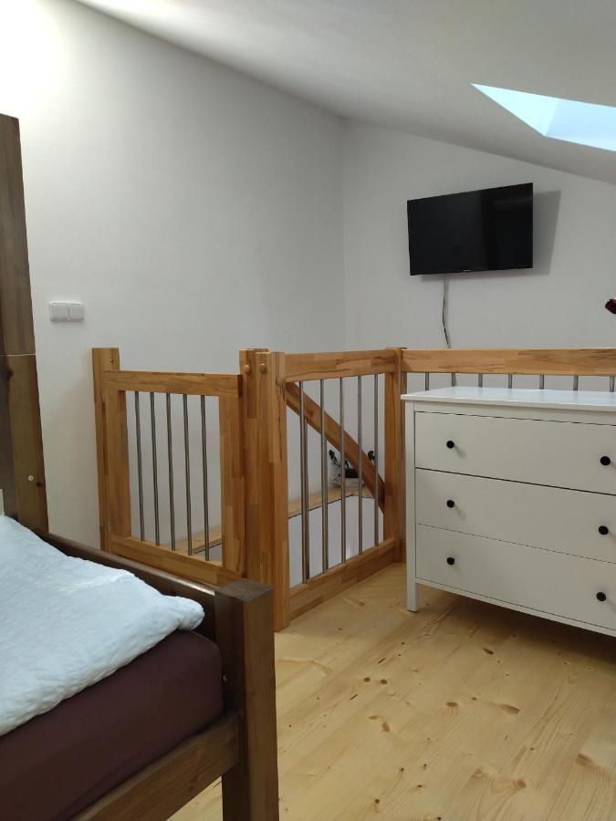 Domecek Ve Dvore Apartment *